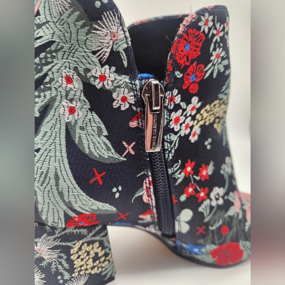 Vince Camuto Floral Fabric Embroidered Boots 6.5M - Picture 6 of 12